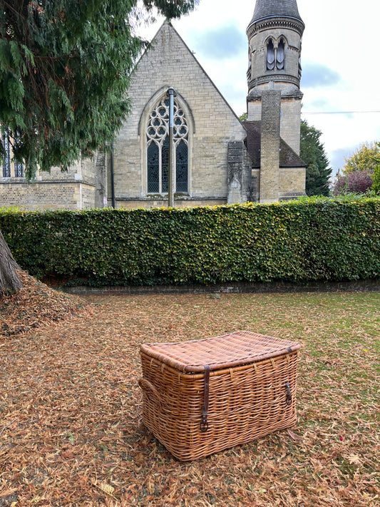 Extra Large Wicker Basket/Hamper with lid, side handles & leather buckle straps
