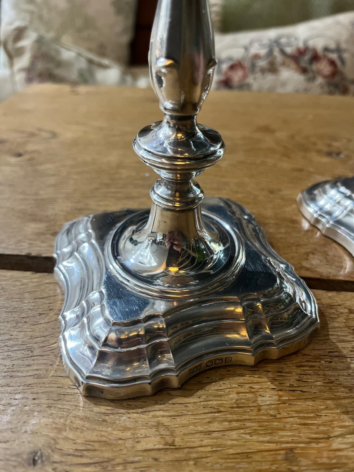 Stunning pair of Antique Sterling Silver Candlesticks by Fordham & Fordham, Sheffield 1919