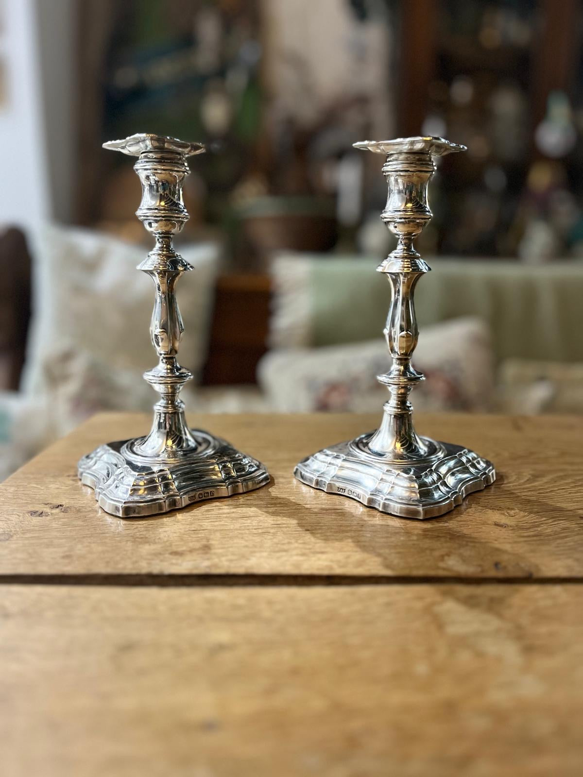 Stunning pair of Antique Sterling Silver Candlesticks by Fordham & Fordham, Sheffield 1919