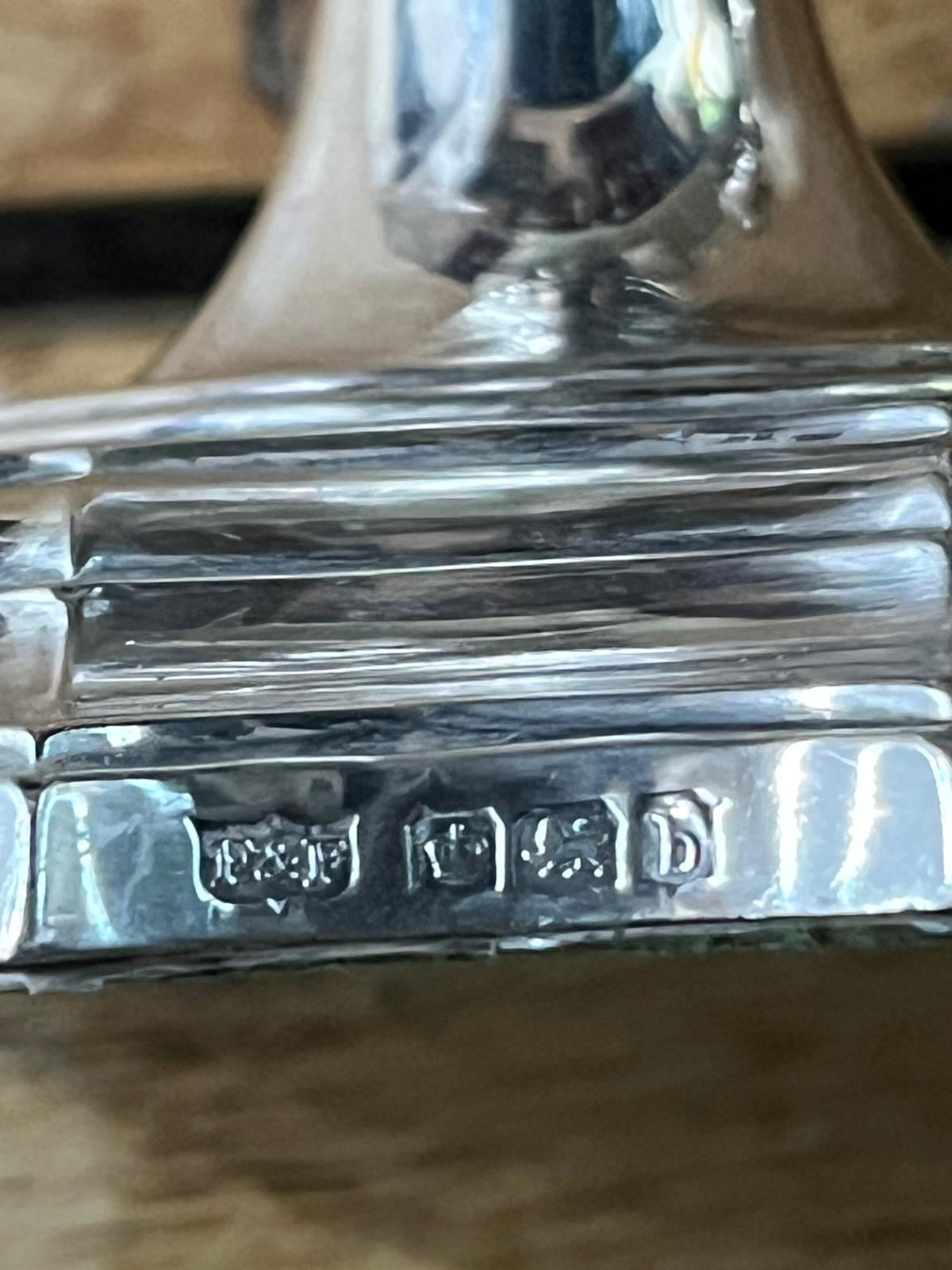 Stunning pair of Antique Sterling Silver Candlesticks by Fordham & Fordham, Sheffield 1919