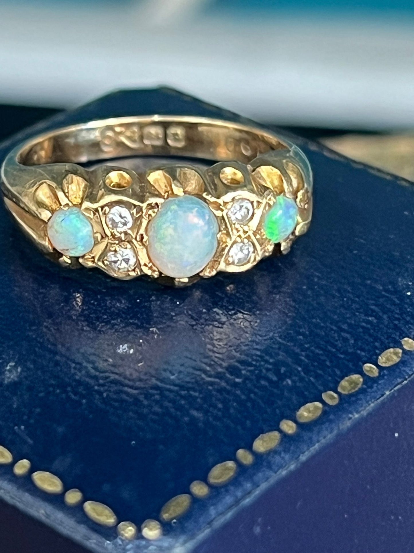Antique 18ct gold opal and diamond ring