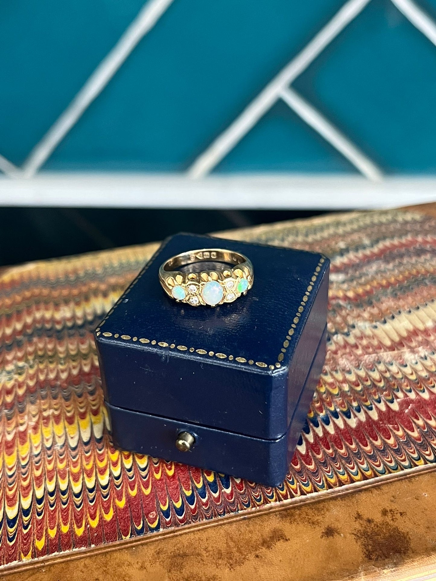 Antique 18ct gold opal and diamond ring