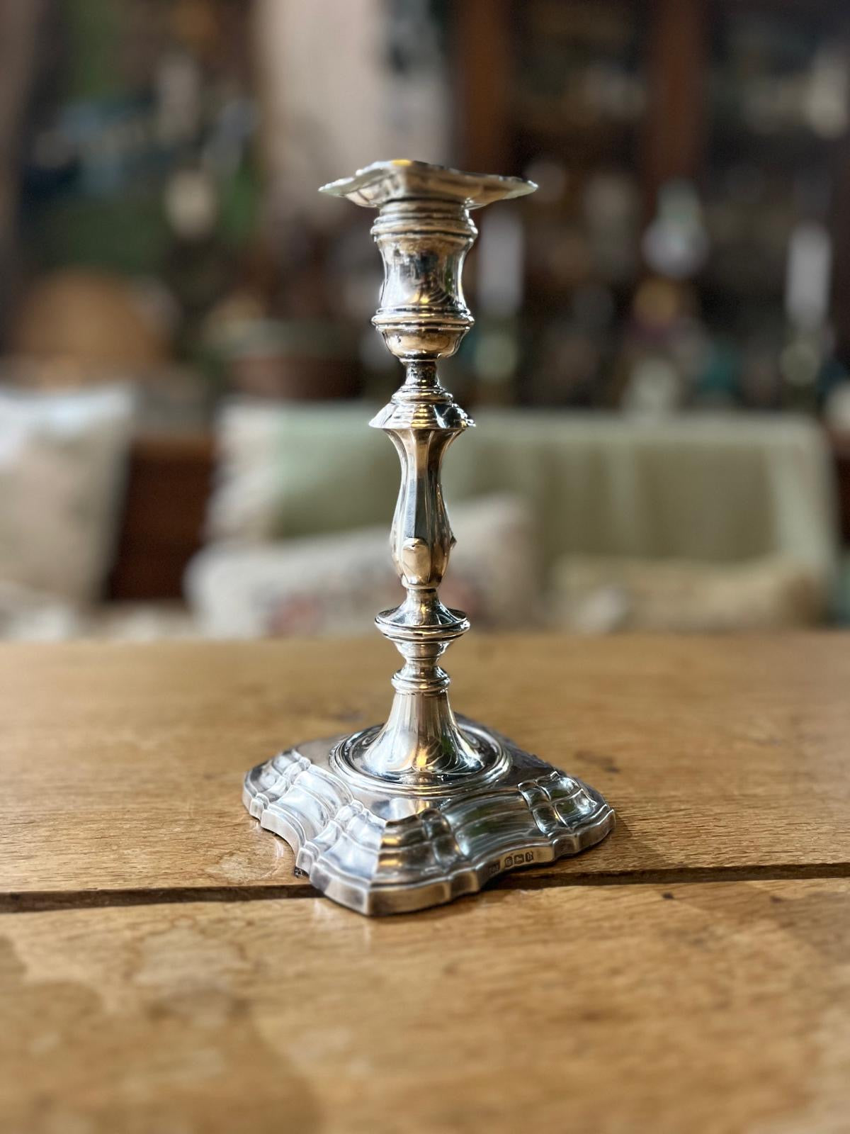 Stunning pair of Antique Sterling Silver Candlesticks by Fordham & Fordham, Sheffield 1919