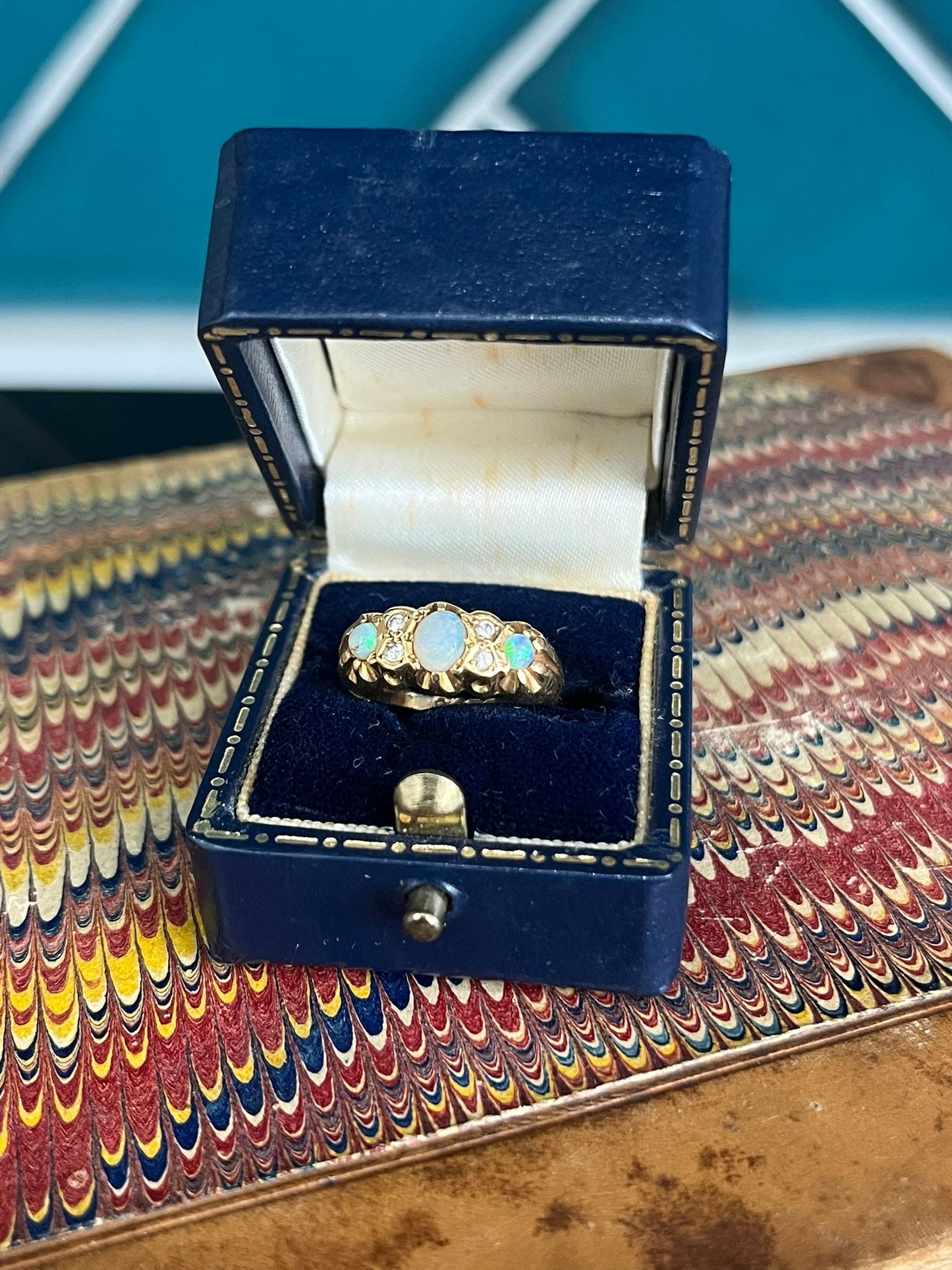Antique 18ct gold opal and diamond ring